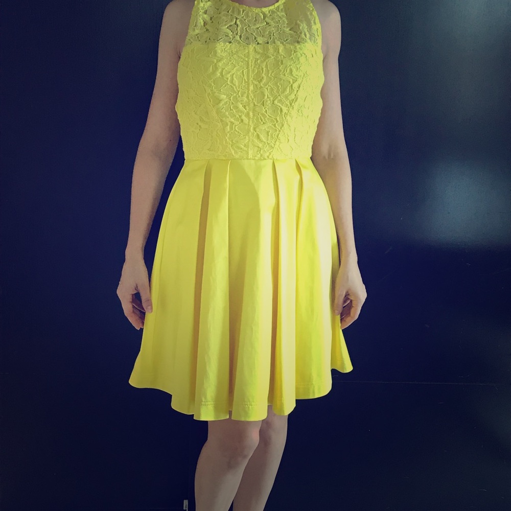 Karen Millen dress size 2, brand new, yellow